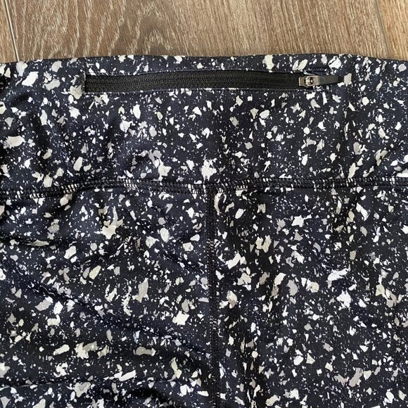 Nike Womens Black & White Abstract Print Dri-Fit Leggings With Zipper Pocket MED - Picture 5 of 6